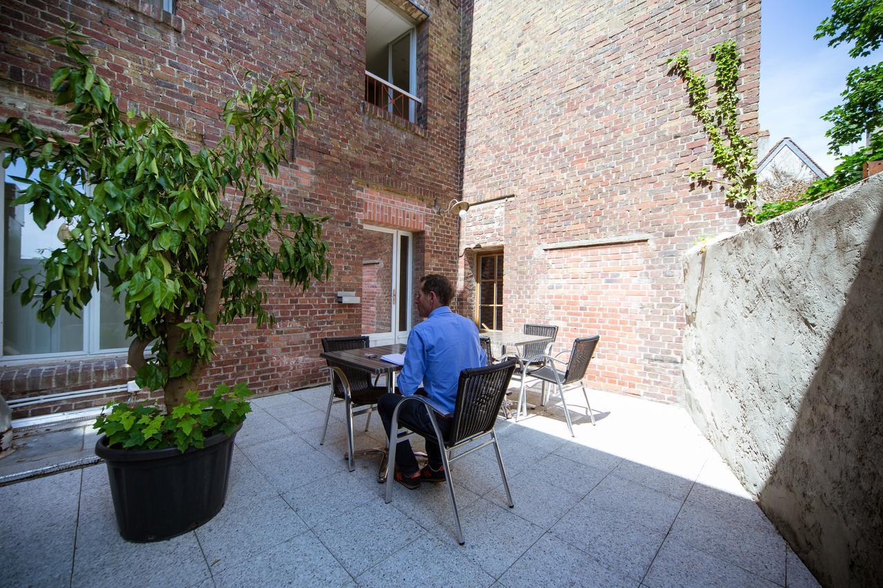Logis Hotel - Le Petit Bellon Senlis  Esterno foto