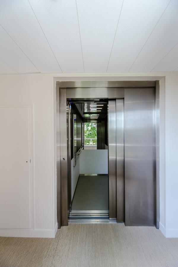 Logis Hotel - Le Petit Bellon Senlis  Esterno foto