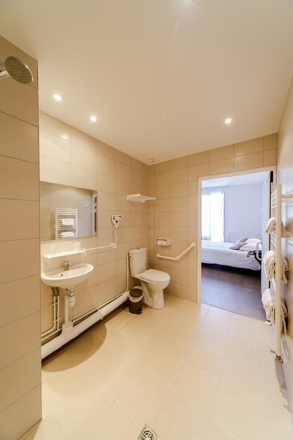 Logis Hotel - Le Petit Bellon Senlis  Esterno foto