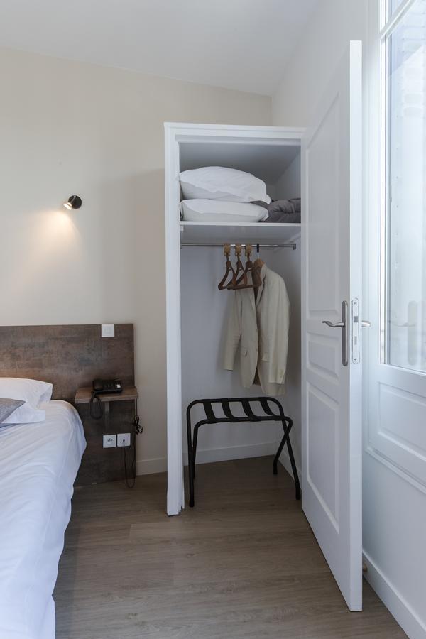 Logis Hotel - Le Petit Bellon Senlis  Esterno foto