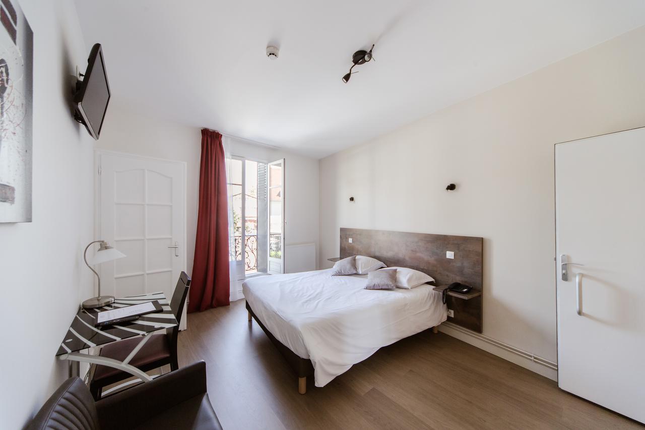 Logis Hotel - Le Petit Bellon Senlis  Esterno foto