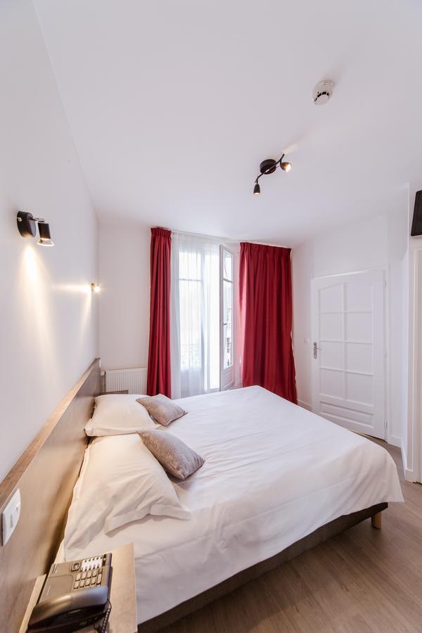 Logis Hotel - Le Petit Bellon Senlis  Esterno foto