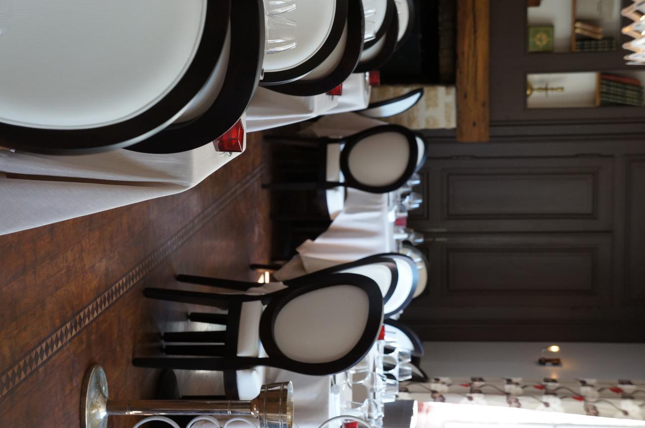 Logis Hotel - Le Petit Bellon Senlis  Esterno foto