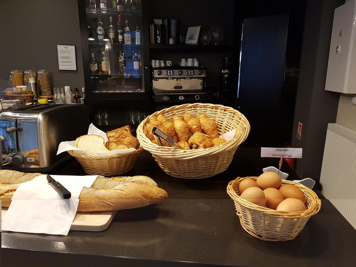 Logis Hotel - Le Petit Bellon Senlis  Esterno foto